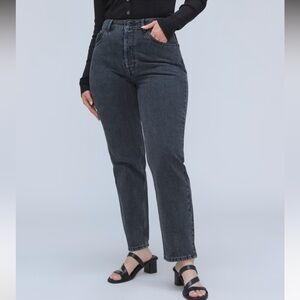 Everlane The curvy 90s cheeky straight jean